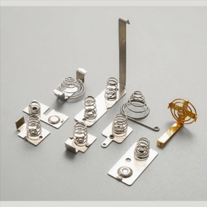 Метални щамповани части Медна стомана Електрическа Електрическа Електронна Контактна батерия контактен шрапнел